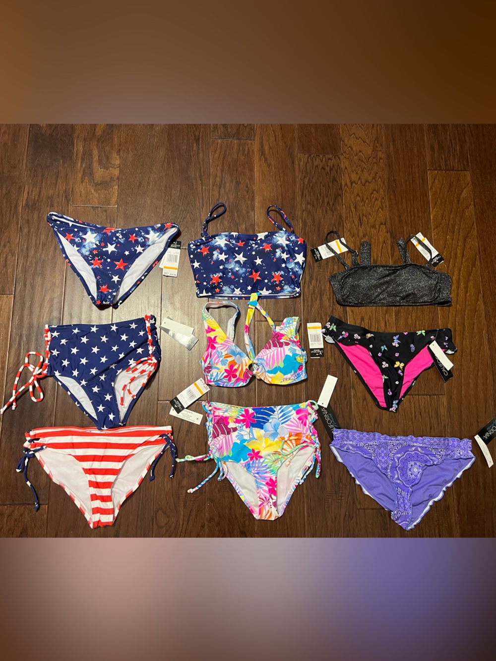 Lot of 9 Pieces California
Waves Mix & Match Size Small,
Total MSRP $180 P4